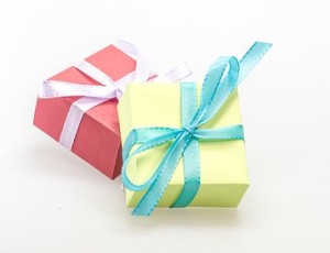 gift-548303_640